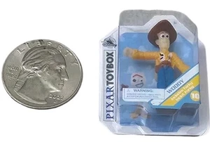 Caja de juguetes Zuru Mini Brands Disney Toy Story. Woody  - Imagen 1 de 4