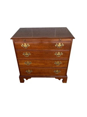 STICKLEY CHERRY VALLEY VINTAGE BRACKET FOOT 4 DRAWER BACHELOR CHEST - Image 1 of 4