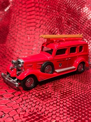 CADILLAC V16 Limousine 1933 des Pompiers de AARAU (CH) - Matchbox 1/43e - Photo 1/4