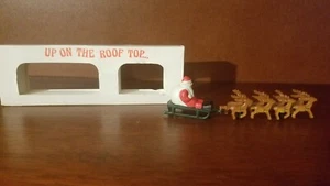 Up on the Roof Top - Department 56 - Picture 1 of 2