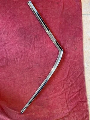 Techo rígido trasero derecho cromado mercedes-benz 230sl, 250sl y 280SL Foto 1 de 4