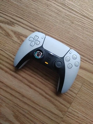 Sony DualSense Wireless Controller - White-Works-Broken joystick - Image 1 of 4
