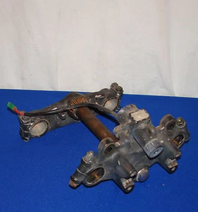 TRIPLE TREE FRONT FORK clamps ---------- 1982 SUZUKI GS1100 L gs 1100 GL shaft - Picture 1 of 3