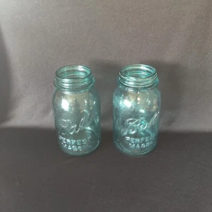 Barattoli Vintage Ball Perfect Mason Quart blu acqua senza coperchio. #2 e #4 Set di 2 USA - Foto 1 di 6