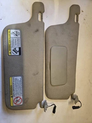 Par de parasoles grises 98-04 OEM Honda Passport Isuzu Rodeo Foto 1 de 4