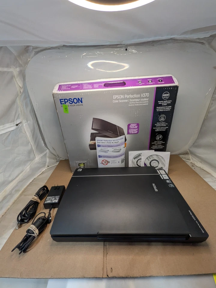 Epson V370 High Quality Photo, Slide & Film Scanner - Mint Condition  - Image 1 of 2