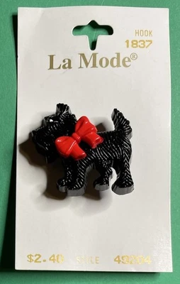 La MODE 1&1/4" RED BOW SCOTTIE PUPPY DOG BLACK PLASTIC SHANK BUTTON NOC-D3 - Image 1 of 3