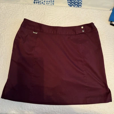 Bette and Court Mujer Golf, Tenis, Skort Talla 12 Hermoso Color Borgoña Foto 1 de 4