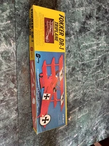 STERLING FOKKER DR-1 TRIPLANE FLYING BALSA WOOD AIRPLANE MODEL KIT NOS COMPLETE! - Picture 1 of 5