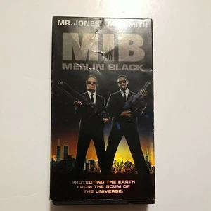 Men In Black VHS Tommy Lee Jones Will Smith - Picture 1 of 3