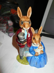 Royal Doulton England BUNNYKINS Figurine Family Photograph 1972 Version - Picture 1 of 11