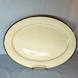 Plato ovalado solitario Lenox con borde de platino colección de dimensiones de 17x12 - Imagen 1 de 9