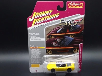 Chevy Corvette 2025 Johnny Lightning 2003 50th Classic Gold Rel 1 vs B No 1 1:64 Foto 1 de 4