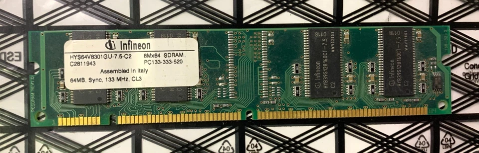 Infineon HYS64V8301GU-7.5-C2 PC133-333-520 64MB Sync 133MHz CL3 SD-RAM Module - Image 1 of 2