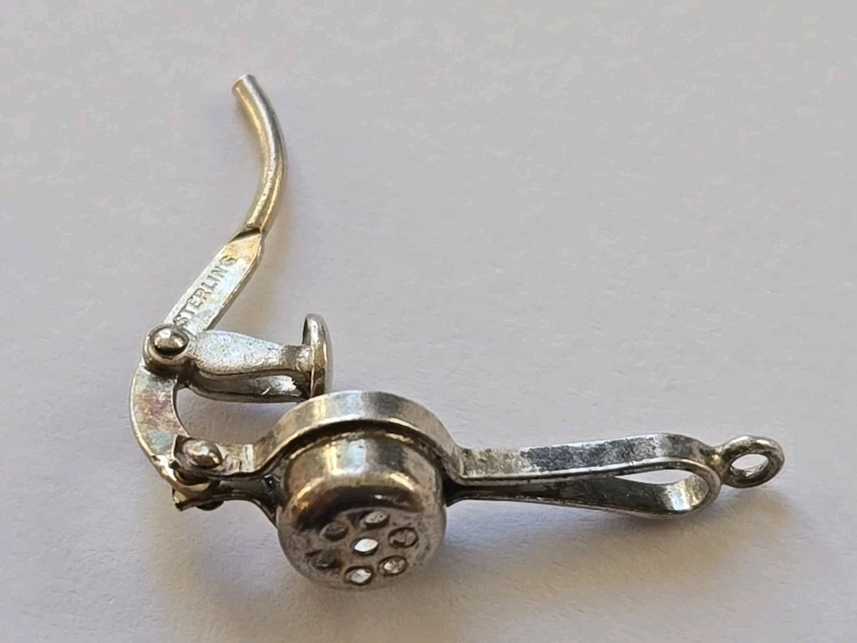 Plata de ley ~ Dije EXPRIMIDOR DE LIMÓN ~ ¡EXTREMADAMENTE RARO! ~ ¡VINTAGE! Foto 1 de 4