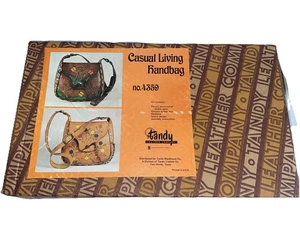De Colección Tandy Leather Co. Casual Living Bolso de Mano Kit No. 4359 hágalo usted mismo precortado - Imagen 1 de 3