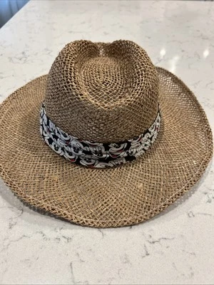 Б/у в отличном состоянии соломенная панамская шляпа The Walt Disney Company с черным ремешком с Микки-Маусом сделано в США - Изображение 1 из 4