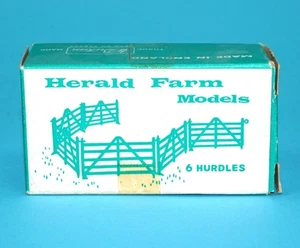 BRITAINS FARM No 1718 H1718 PACK OF HURDLES MIB ORIGINAL BOX 1960s ENGLAND - Picture 1 of 4