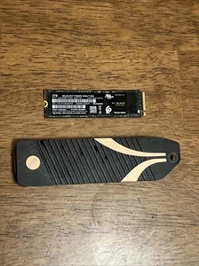 Western Digital WD_BLACK SN850X 2TB M.2 NVMe Internal SSD w/ Heatsink Cover PS5 - Afbeelding 1 van 7