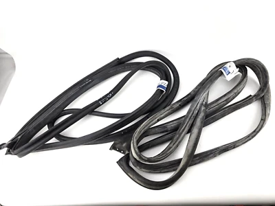 NOS Genuine Mercedes Benz Front Door Seal L/R W124 Sedan 1986-1995 300E 400E 500 - Image 1 of 4