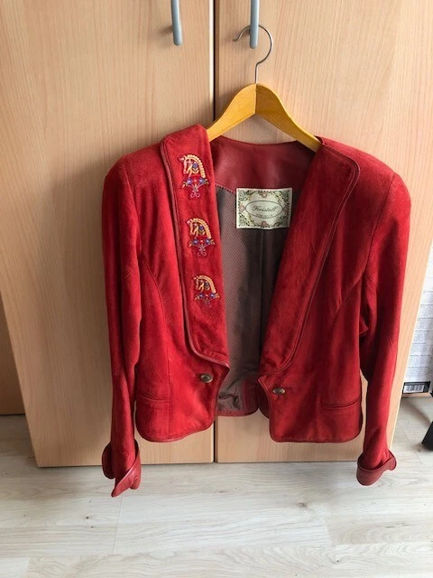 Rotes Trachten Lederkostüm, Jacke und Rock, Gr. 40 + weiße Bluse mit Stickerei - Bild 1 von 4