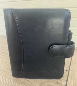 Carpeta FRANKLIN Hecha en EE. UU. - Tamaño Compacto - Cuero Napa Grano Completo Negro - Imagen 1 de 9