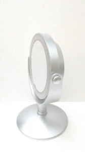 AVON Skin Care Specialist - Piedistallo - Specchio Illumina 2X Ingrandimento (A4) - Foto 1 di 6