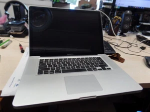 Apple MacBook Pro 15" A1286 Mid 2010 2.53GHz i5 8GB 750GB HDD 10.13.6 - Picture 1 of 12