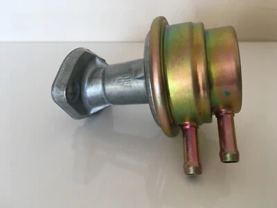 Bomba de combustible BMW E12 E21 M20 Pierburg 7.20807.50 Foto 1 de 4