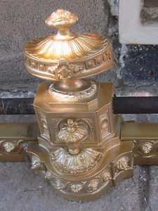 ANTQ CHIMENEA DE BRONCE ORNAMENTADA FRANCESA CHENET / ANDIRONS FRONT GUARD-19TH C - Imagen 1 de 9
