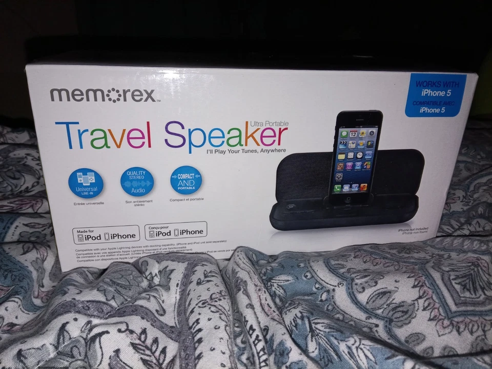 Altavoz estéreo de viaje ultra portátil Memorex compatible con iPod iPhone de 30 pines Foto 1 de 4