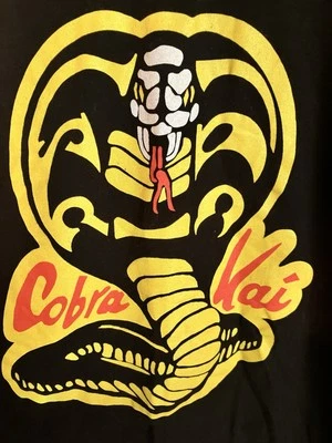 Fantástica camiseta negra COBRA KAI grande 42/44 Foto 1 de 4