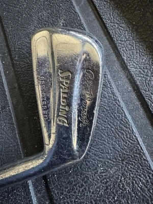 Palos de golf antiguos registrados Robert T Jones Jr. Spaulding Foto 1 de 4