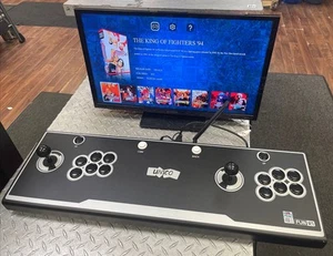 UNICO Game Arcade Game Console, 44 giochi SNK originali precaricati, due joystick - Foto 1 di 8
