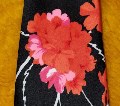 1970s VINTAGE MOD DE CARLO ~MENS TIE ~ BLACK & ORANGE ~ FLORAL ~ 55" - Image 1 of 4