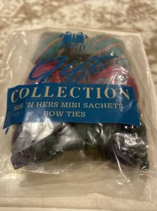 Vintage Avon His and Hers Sachets Bow Ties - Picture 1 of 3