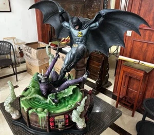 Prime 1 Studio UMMDC-06 DX Batman VS The Joker 1/3 Statue Deluxe Ver 4 Heads - Bild 1 von 24