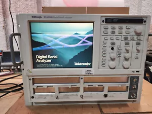 Tektronix DSA8200 Digital Serial Analyzer - Picture 1 of 5
