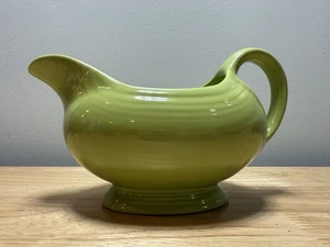 Vintage Homer Laughlin Fiestaware Retired Rare  CHARTREUSE Sauce / Gravy Boat - Picture 1 of 7