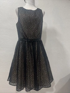 Jessica Howard Größe 14 ärmelloses Kleid gepunktet durchsichtig Gürtel ausgestellt - Bild 1 von 14