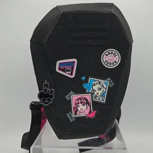 Mini mochila Loungefly Monster High Coffin Locker figurativa - Imagen 1 de 8