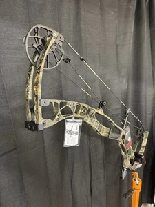 Brand New Hoyt Alpha AX2 32 Bow Realtree 55-65LB - Picture 1 of 1