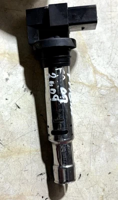 Ignition Coils 0986221023 Bosch 036905715F 036905715G 036905715H 036905100A 2009 - Image 1 of 4