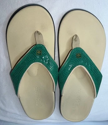 Женские ортопедические шлепанцы Spenco Yumi размер W 8 сандалии зеленые бежевые б/у в отличном состоянии - Изображение 1 из 4