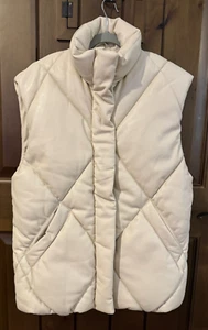 Abercrombie & Fitch Vegan Leather Puffer Vest Women's XS (Runs Larger)Cream READ - Picture 1 of 12