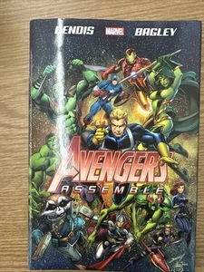 Avengers Assemble Grafic Novel - Picture 1 of 2