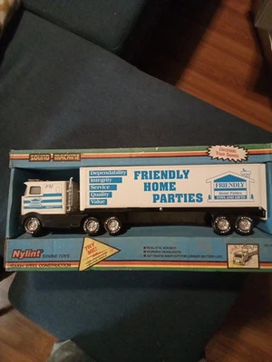 Nylint Sound Machine 18 Wheeler Truck Friendly Home Parties No. 9125 In Box - Image 1 of 2