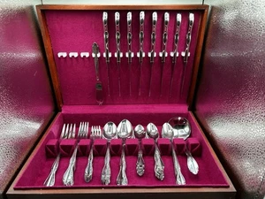 VTG Rogers Oneida silver Berkeley square plated silverware 63 piece in wood - Picture 1 of 7