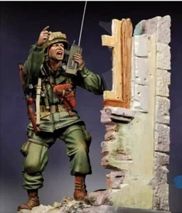 1/24 Resin Model Kit US Army Soldier Infantryman Radio Message WW2 Unpainted - Picture 1 of 1