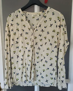 helle Bluse mit Blumenmuster von nice things, Gr. 44 - Bild 1 von 4